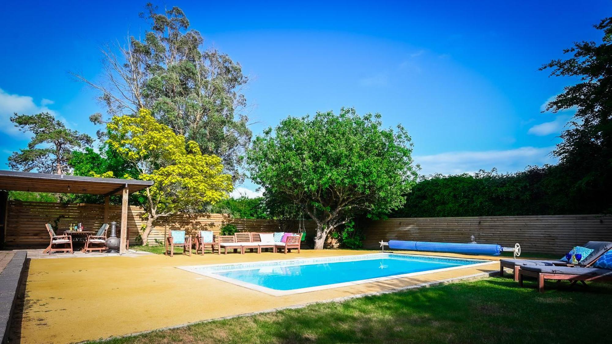 Holiday home Poolside Family Escape In *